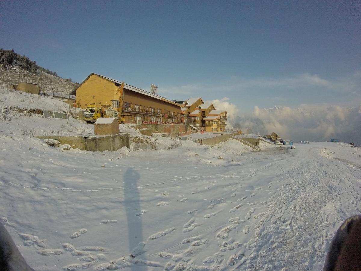 Clifftop Club Auli Joshīmath Dış mekan fotoğraf